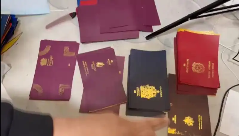 Sahte Pasaport ve Vize Çetelerine Dev Operasyon: Tüm Detaylar Açıklandı