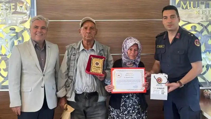 Çiftin Duygulandıran Kararı: Tek Varlıkları Olan Evi Jandarmaya Bağışladılar
