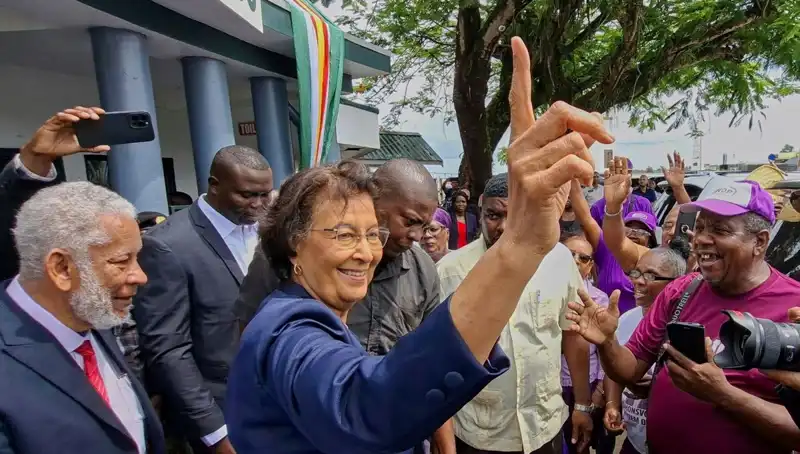 Surinam Tarihinde Bir Dönüm: İlk Kadın Devlet Başkanı Seçildi
