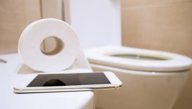 Akıllı Telefon Kullanımı Tuvalette Hemoroid Riskini Artırıyor