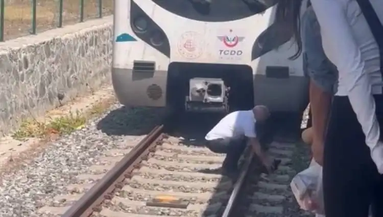 Marmaray'da Kediyi Kurtaran Makinistin Kahramanlığı!