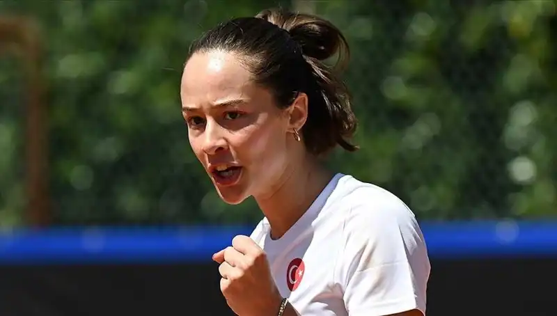 Milli Tenisçi Zeynep Sönmez, Finalde Tarihi İkinciliği Hedefliyor!