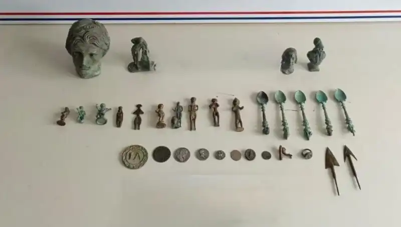 Roma Dönemine Ait Tarihi Eserler Kulislerden Yakaladı