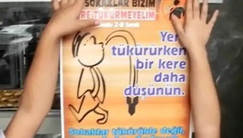 Yere Tükürdüğü İçin Cezaya Çarptırılan Genç, Bu Olayla Neler Yaşadı?