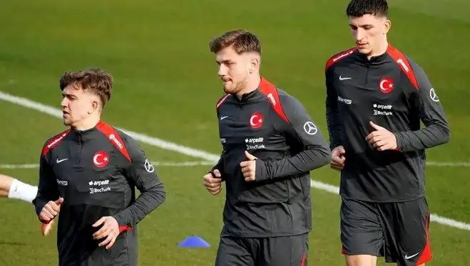 Fenerbahçe ile Anılan Yıldız Futbolcu, Galatasaray ile Sözleşme İmzaladı!