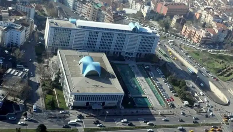 İBB Soruşturmasında Enderun WhatsApp Grubuna Bir Bakış: Mesajlar Ne Anlatıyor?