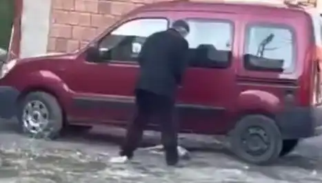 Sokak Ortasında Köpeğe Yapılan Şiddet İle İlgili Kamera Görüntüleri Şok Etti