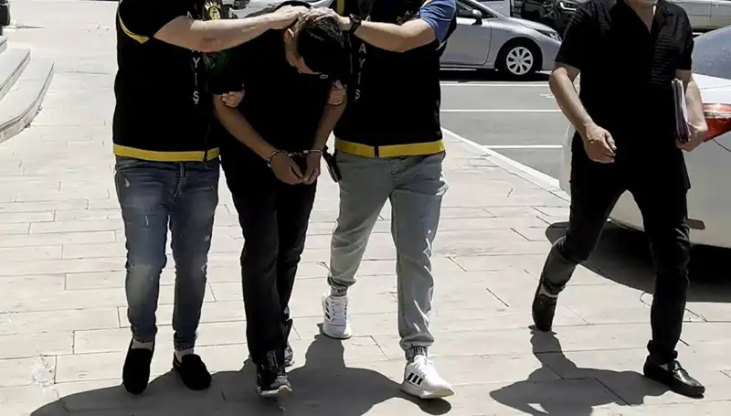 Mezarlıkta Yaşanan Hırsızlık Olayı, Suçüstü Yakalanan Zanlı Gündemi Sarstı