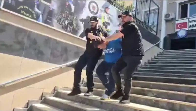 Ümraniye'de Film Gibi Gasp: 600 Bin Liralık Soygun!