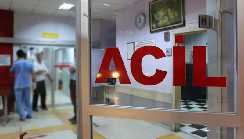 Burdur'da Bıçaklı Kavga: Sokaklar Kan Gölüne Döndü, Bir Kişi Ağır Yaralı!