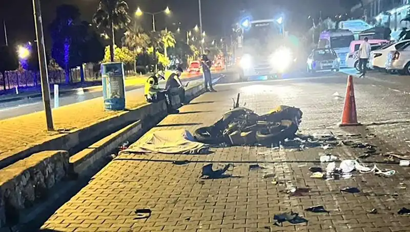 Alanya’da Motosiklet Kazası: İki Genç Hayatını Kaybetti