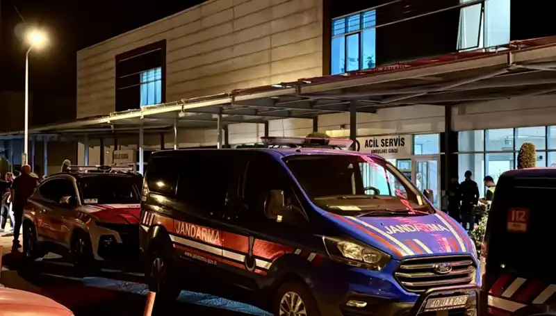 Alabora Olan Teknede İki Kardeş Hayatta Kaldı, Biri Hayatını Kaybetti