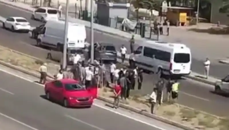 Yolun Karşısına Geçen Yaya, Otomobilin Kurbanı Oldu!