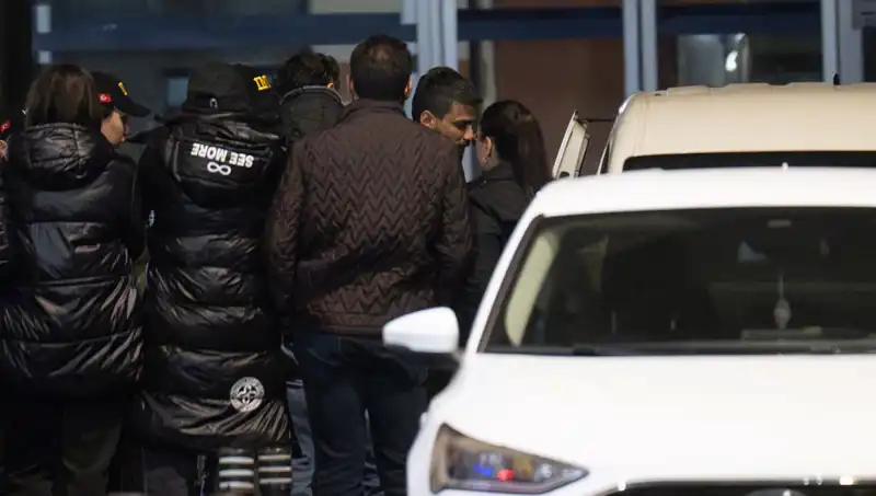 Dilan Polat ve Engin Polat Gözaltına Alındı: Sosyal Medya İhbarı Şok Etti!