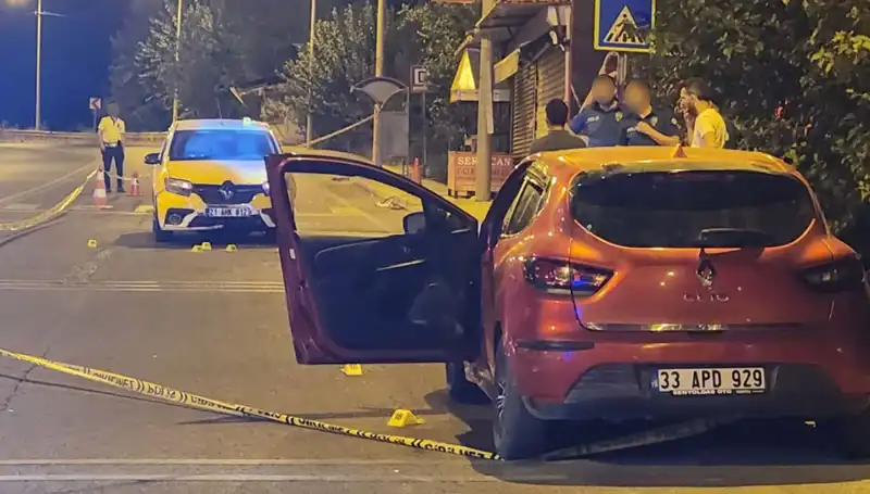 İki Araç Arasında Çıkan Silahlı Savaşta 2 Ölü, 5 Yaralı!