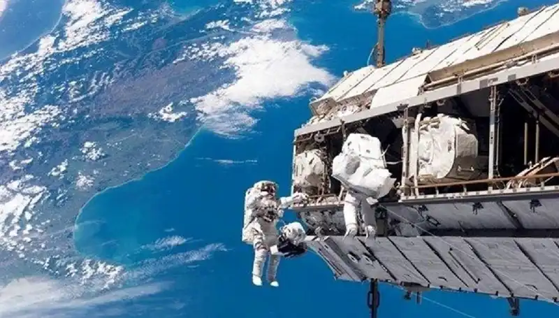 NASA ve Rusya Uzay İstasyonu İçin Tarihi İş Birliği Yürütüyor