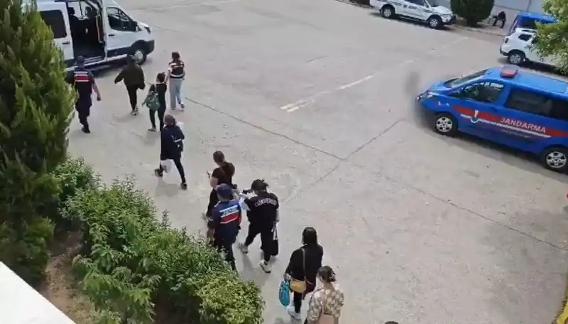 Taylandlı Kadınların Fuhuş Tuzakları: Çalışma ve Oturma İzni İle İlgili Karanlık Gerçekler