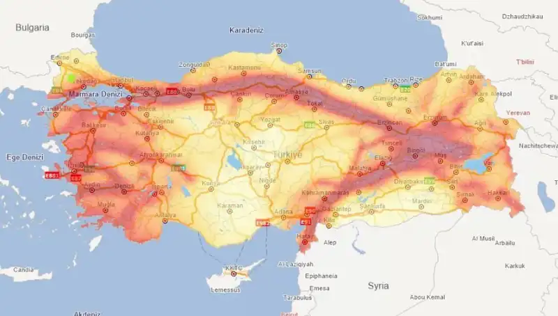 Deprem Tehlikesi: 45 İl ve 110 İlçe Fay Hattı Riskinde