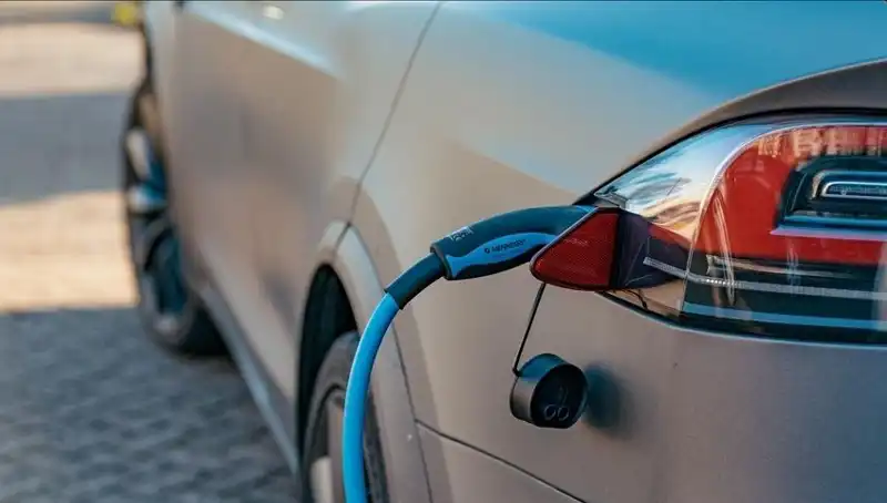 Elektrikli Araç Satışlarında Düşüş: Tüketicileri Neler Etkiliyor?