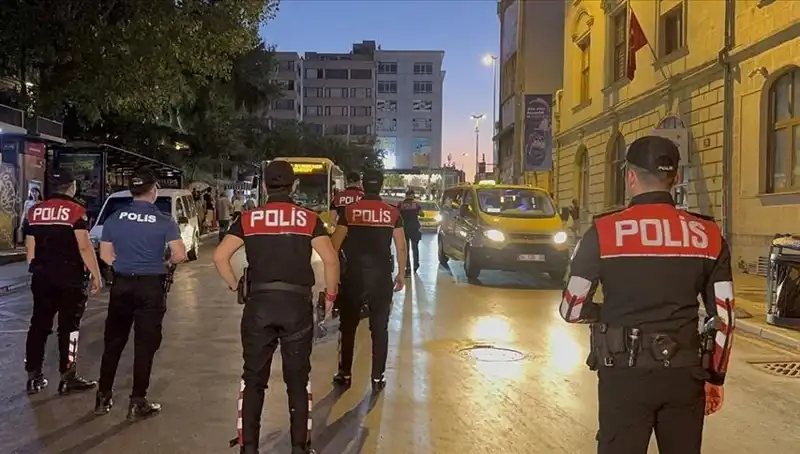 Megakentte Asayiş Operasyonları: Yüzlerce Gözaltı ve Güvenlik Önlemleri Üst Düzeyde