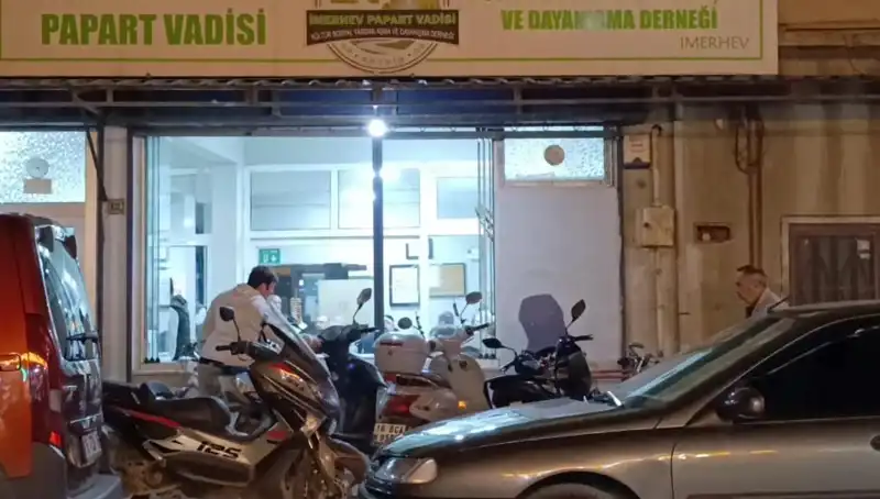 Lokalde Bıçaklı Kavga: Eğlence Mekânında Kanlı Olay!