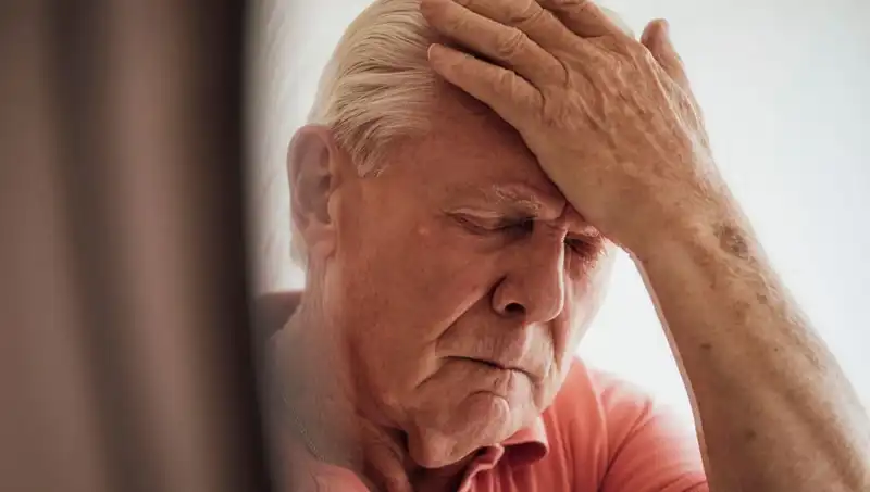 Unutkanlık mı Alzheimer mı? Profesör Açıklıyor!