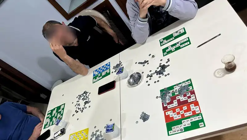 TikTok Canlı Yayını Sırasında Şok Baskın: 22 Kişi Suçüstü Yakalandı