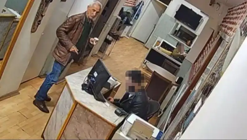 Özgür Özel'e Saldıran Selçuk Tengioğlu'nun Olay Anındaki Son Görüntüleri Ortaya Çıktı